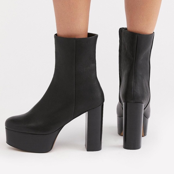 BNWOT Free People Leather Boots - Picture 2 of 2